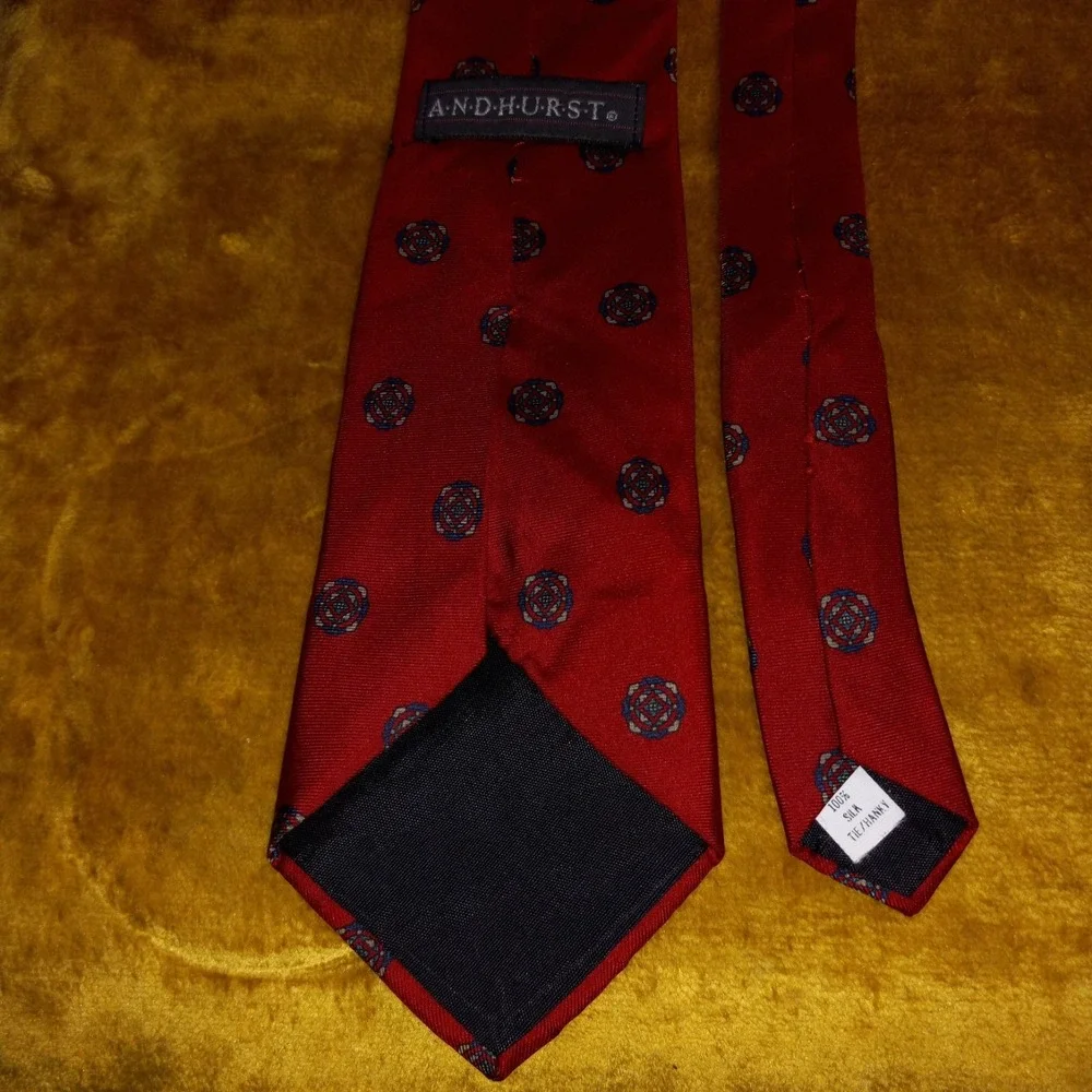 ANDHURST Red with geometric design Fancy 100% Silk Tie Made in USA 58